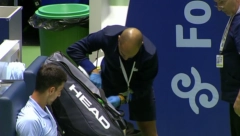 LEKARI MORALI DA REAGUJU ZBOG ĐOKOVIĆA Nole ima problem, navijači se zabrinuli (FOTO)