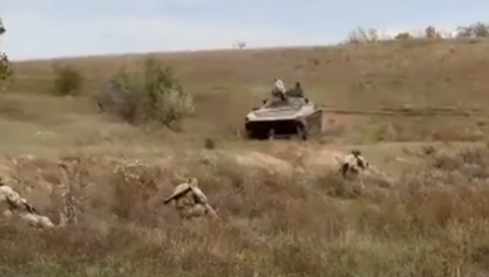 UKRAJINA OBJAVILA SNIMAK Ruski vojnici predaju se bez otpora! (VIDEO)