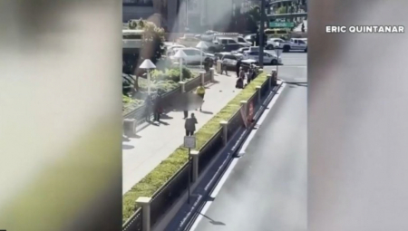 DVOJE MRTVIH, NAJMANJE ŠESTORO RANJENO! Napad nožem na šetalištu ispred kazina u Las Vegasu (VIDEO)