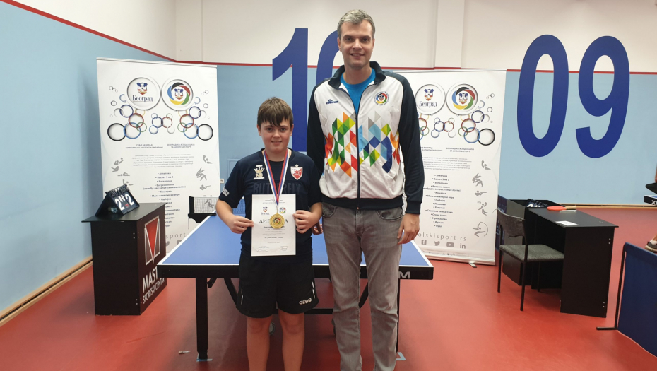 STIŽU NEKI NOVI KLINCI Uspešno završena prvenstva u vaterpolo i stoni tenisu Beograda