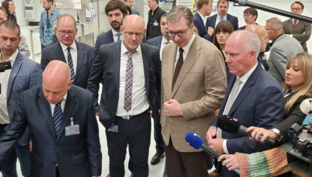 SRBIJA POSTAJE MNOGO JAČA! Vučić se zahvalio radnicima: Bez vas nema napretka (VIDEO)