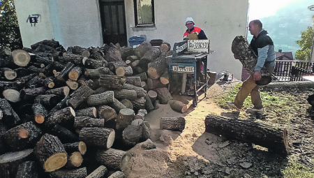 STIŽE ZIMA Sve skuplje grejanje na drva, Užičani se spremaju za predstojeću sezonu