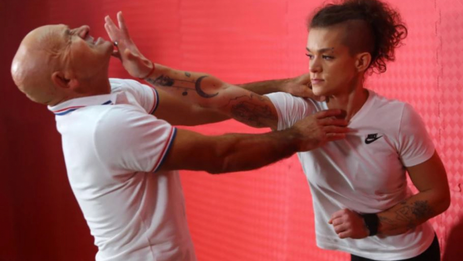 ODBRANITE SE OD NASILNIKA Cica "ubica" pokazala nam je četiri tehnike samoodbrane koje svaka žena mora da zna