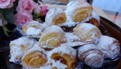 SRPSKI STARINSKI RECEPT NA BRŽI NAČIN Mali slatkš desertić, koji se ne mesi, samo se razvije i peče