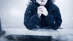 REKLI "NE" HLADNIM KANCELARIJAMA Ne žele da se smrzavaju na 19 stepeni