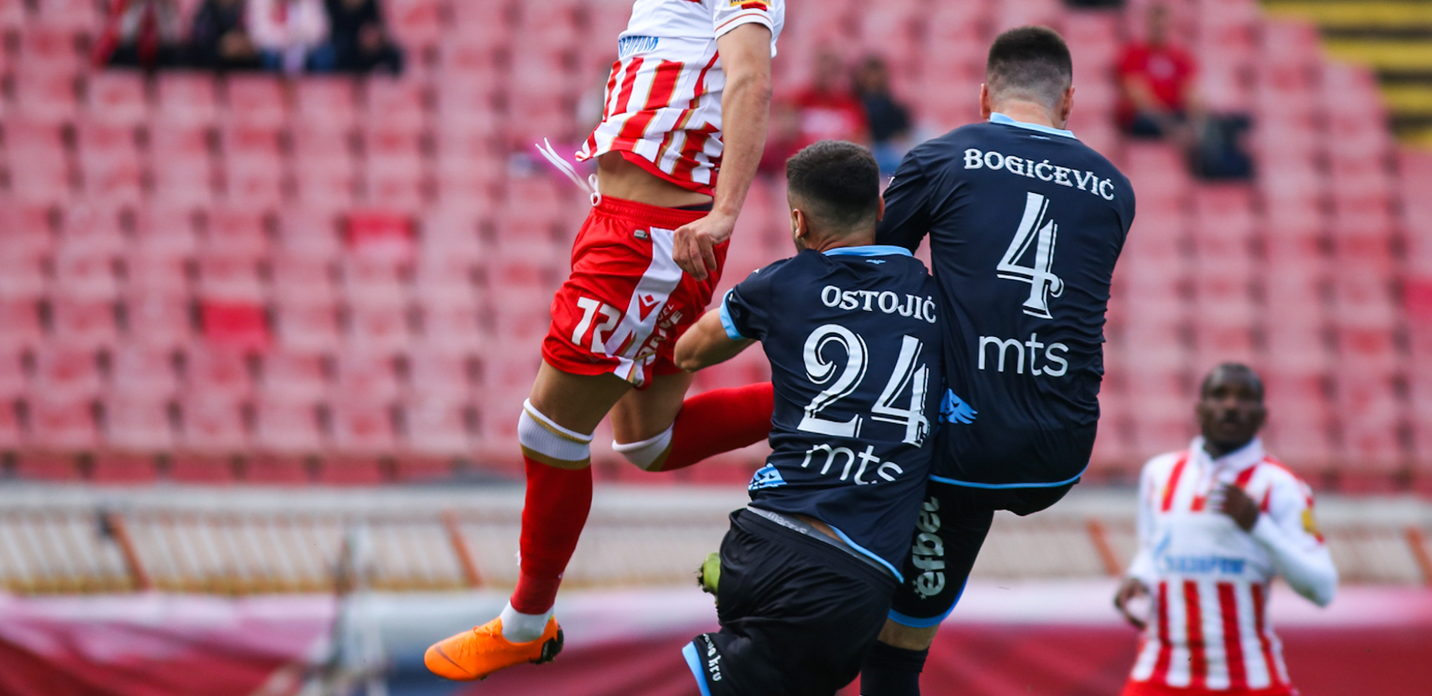 CRVENO-BELI U POHODU NA PROLEĆE U EVROPI Pogledajte atmosferu na "Grupama areni" pred početak utakmice Ferencvaroši i Zvezde (VIDEO)