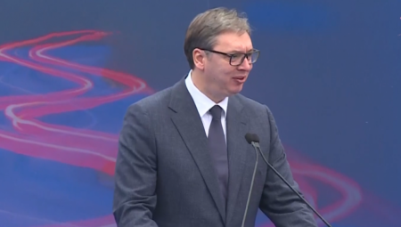 PREDSEDNIK VUČIĆ PORUČIO NARODU U NOVOM PAZARU "Beograd je vaš glavni grad, i uvek ste dobrodošli"