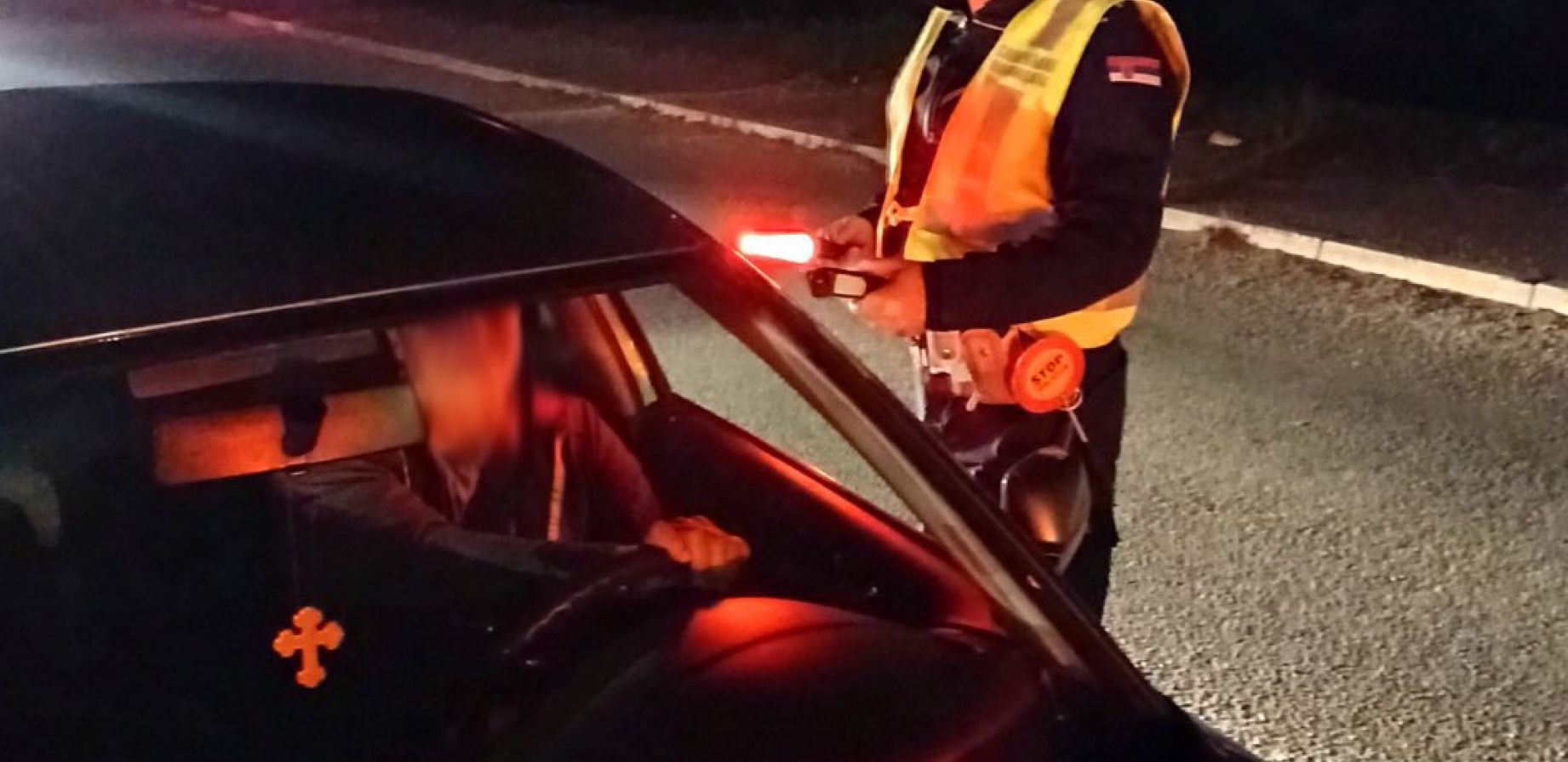 PIJAN VOZIO DETE NA PREDNJEM SEDIŠTU Uhapšen Paraćinac zbog nasilničke vožnje