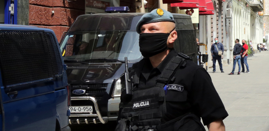 VELIKA POLICIJSKA AKCIJA U SARAJEVU Pretresi na više lokacija, na meti osobe povezane sa kartelom Edina Gačanina Tita