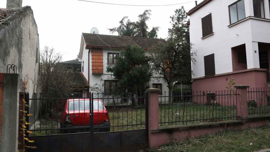 UŽAS NA DEDINJU Majku sahranio u garaži, jer navodno nije imao novca za ukop, a primao ovo zbog nje