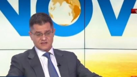 DOKTOR PROPAST! Kurti svakog dana ljubi sliku Jeremića, a sada hoće da ga predstavw kao velikog stručnjaka!