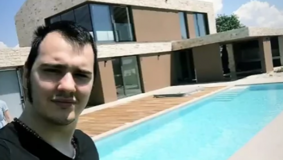 SIN ĐORĐA BALAŠEVIĆA NAPUSTIO MAJKU I SESTRE Aleksa se spakovao i sa ženom i ćerkom otišao iz Novog Sada