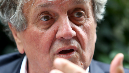 HOĆEMO I OVE GODINE DA PUNIMO PLAŽE U CRNOJ GORI? Radoš Bajić zapenio nakon usvajanja rezolucije o Srebrenici: "Šta je sa hrvatskim zločinima koji su u vrhu zla?"