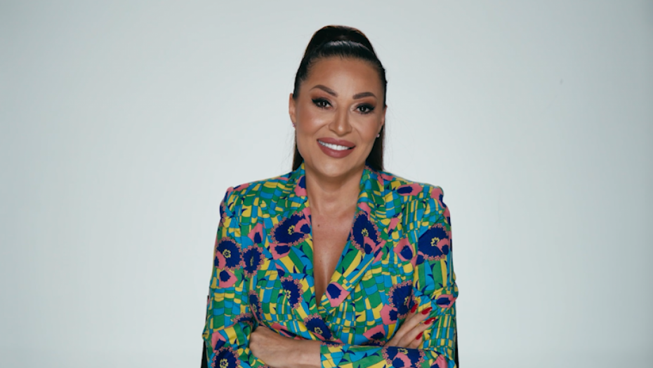 SLAVLJE U DOMU RAŽNATOVIĆA Ceca ne skida osmeh sa lica, sve vreme uz slavljenicu!