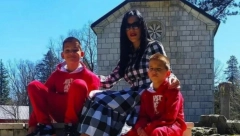 KRVNIČKA SE KUĆA ISKOPALA! Potresna poruka bake i majke žrtava sa Cetinja LOMI DUŠU!