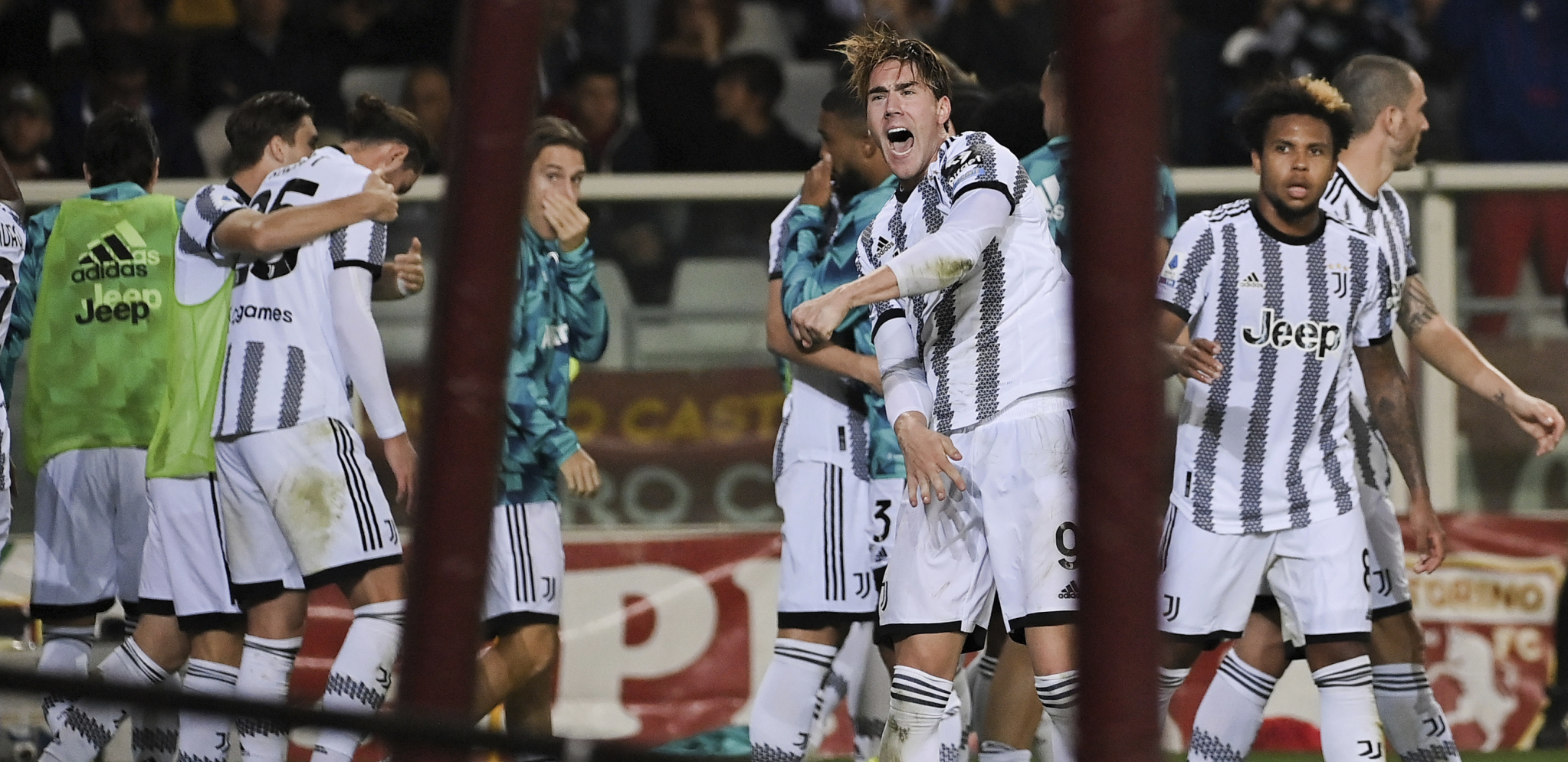 DUCI JE GAZDA U TORINU Vanja sjajno branio, ali je Vlahović heroj Juventusa (VIDEO)