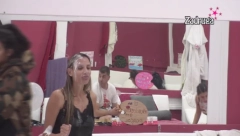 PALE JEZIVE UVREDE Urša Skofić polila farbom Sofija Unu, karambol u spavaćoj sobi