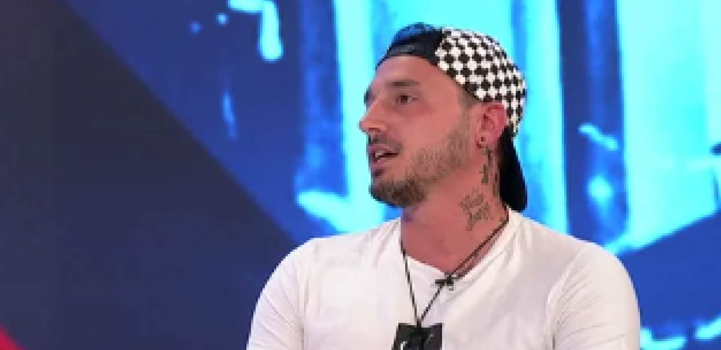 BIVŠEM ZADRUGARU PRE 4 MESECA PREMINULA MAJKA! On se oglasio potresnom objavom, otkrio da se borila s opakom bolešću!