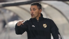PORAZ MU TEŠKO PAO Trener Čukaričkog lomio po svlačionici, čuo ga i Miloš Milojević
