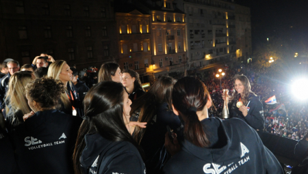 "SLAVITE UZ NACIONALISTIČKO SMEĆE" Skandalozan napad na odbojkašice Srbije