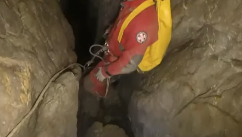 OSTALI ZAROBLJENI U PEĆINI Dramatični detalji akcije spasavanja planinara na Tari
