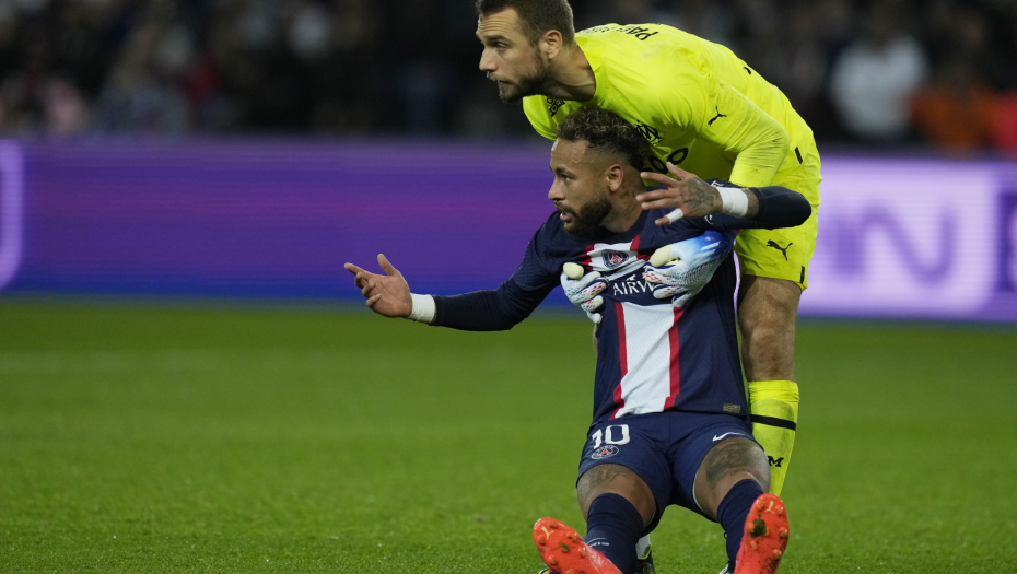 BRAZILCI SE UHVATILI ZA GLAVU Nejmaru umalo stradala noga, nikome nije jasno kako je čitav posle ovakvog starta (VIDEO)