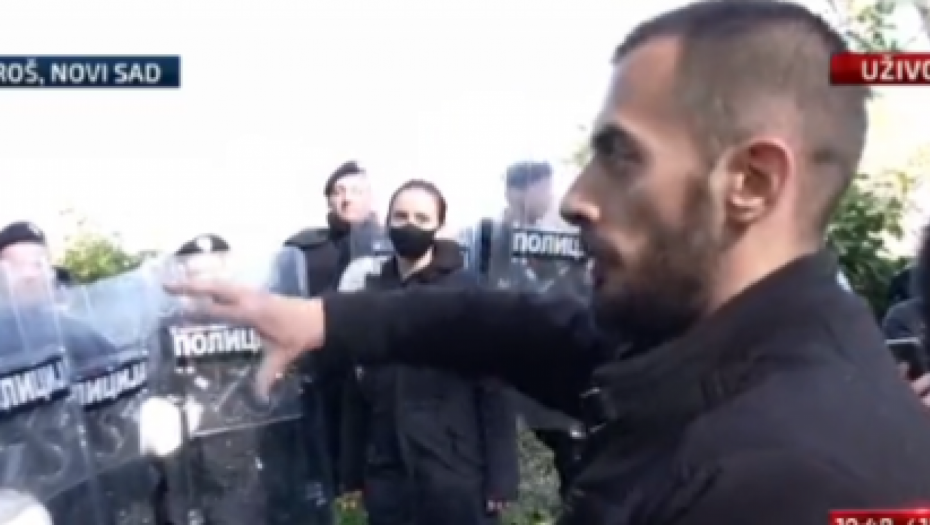 UNIŠTAVAO SRPSKU ZASTAVU, A DANAS BRANI RAZVOJ SRBIJE Ekstremista Brajan Brković ponovo pravi haos (VIDEO)