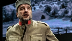 NENADU JEZDIĆU ZLATNA KOLAJNA ZA MONODRAMU KNJIGA O MILUTINU Brilijantnom glumom napravio ulogu koja će se pamtiti