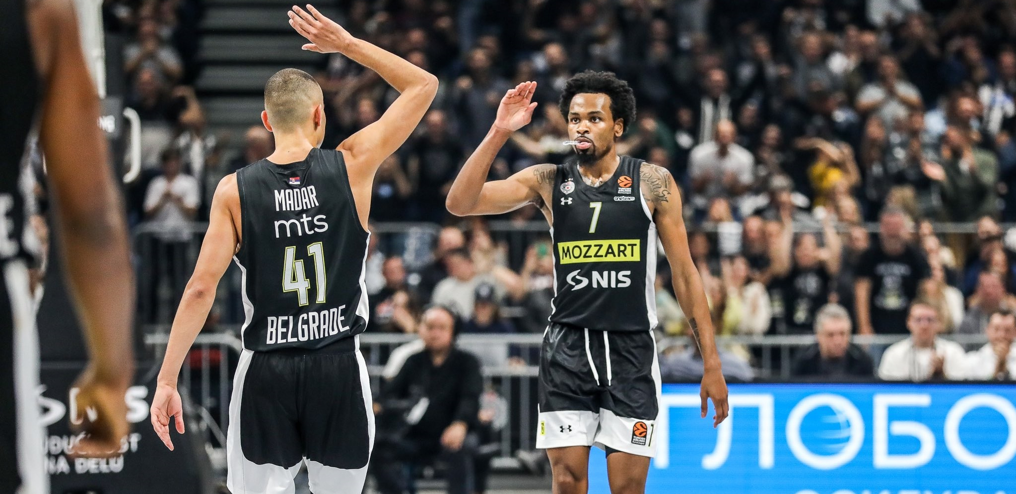 CRNO-BELI PALI U KRCATOJ ARENI Partizan posustao i prosuo prednost, Milano slavio u Beogradu