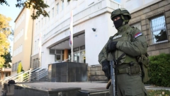 BAHATI BELIVUK POREDIO SVEDOKE SA ZLATNIM RIBICAMA Tvrdio da je sve montirano: Vidno iznerviran čitao sve ono što se nalazi u svesci kojukoju je imao ispred sebe