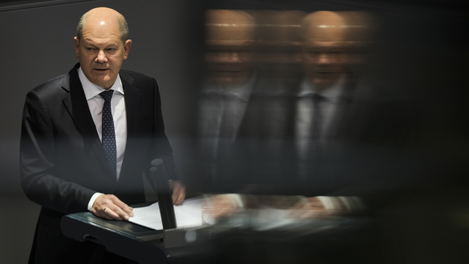 BERLIN NASTAVLJA RAT U UKRAJINI Šolcova poruka Zelenskom - nastavite da ginete!