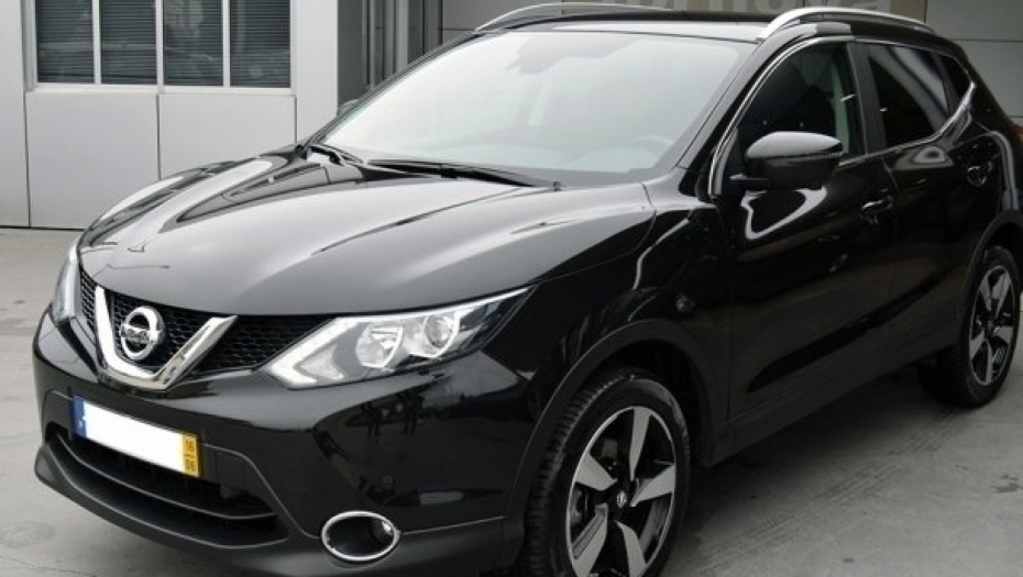 NAJJAČI AUTO OGLAS IKADA "Kola pogledati radnim danima, a ženu vikendom, tada sam na pecanju",  inače "Nissan" je u top stanju