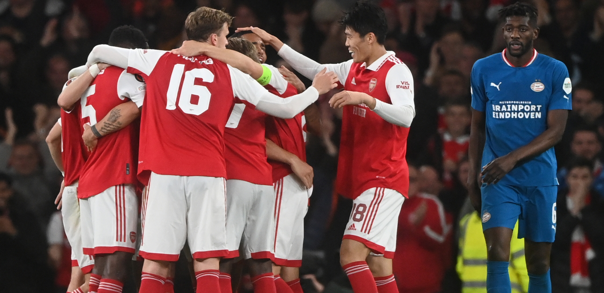 PERFEKTNI ARSENAL "Tobdžije" golom Džake srušile PSV
