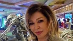 NEDA UKRADEN ZNA Ova boja sakoa je hit sezone, izdužuje telo, pravi liniju, a vrhunski se kombinuje uz džins