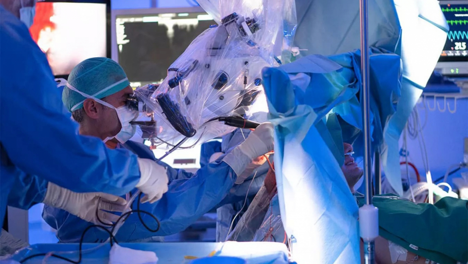 NOVA NOĆNA MORA Posle crva u mozgu, pogledajte šta su ženi izvadili iz uva