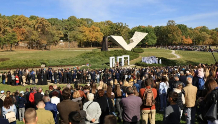 VELIKI ŠKOLSKI ČAS O svakom zločinu i zlu treba da se govori (FOTO)