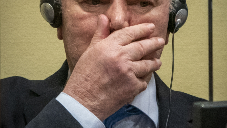 ALO SAZNAJE! PLUĆA SU MU RAZORENA General mnogo bolesniji nego što su tvrdili holandski doktori: Srpski lekar najzad kod Mladića