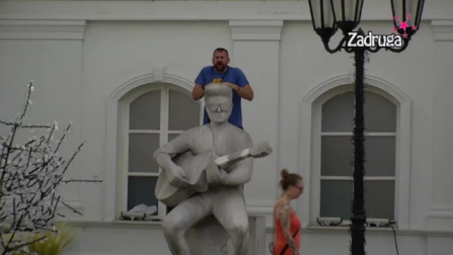 PROSLAVILA SE KRAJ ŠERPE i ŠPORETA Miljan napravio haos na imanju, urnebesnim rimama demolirao zadrugare