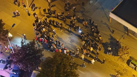 BUNE SE U KRATKIM RUKAVIMA ŠTO NEMA GREJANJA Danas je bilo 25 stepeni u Kragujevcu, a za ponedeljak najavljeno čak 28! (FOTO)