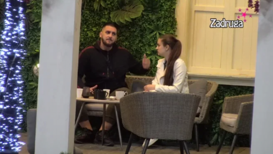 HOĆEŠ DA LAŽEMO DA NISMO IMALI SE*S Kristina Ina i Lazar Čolić Zola vodili ozbiljan razgovor na temu njihovog intimnog odnosa