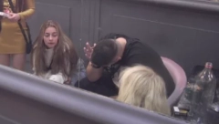 ONA ĆE ME KOČITI Zola se poverio Zorici Marković, rekao joj ovo, pa sagnuo glavu