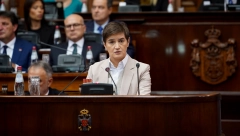 ANA BRNABIĆ RASKRINKALA VESELINOVIĆA U dva laka koraka od “spalićemo Tiranu” do “priznaćemo Kosovo” (VIDEO)