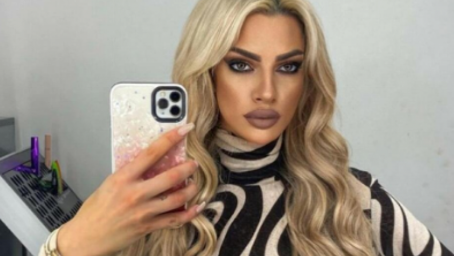 SKINULA SE Tara Simov usijala društvene mreže ŠOK TRANSFORMACIJA (FOTO)