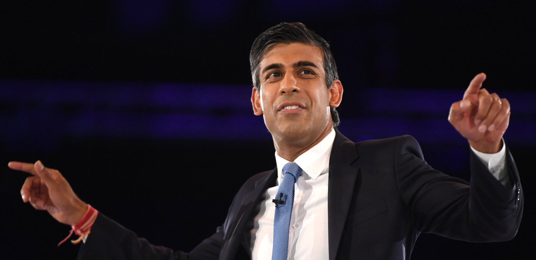 BRITANSKI PREMIJER JEDNOM REČENICOM RAZBESNEO CEO SVET Pričao sa beskućnikom pa izgovorio nešto nezamislivo (VIDEO)