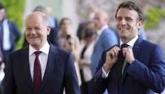 "ČEKAMO PRAVI TRENUTAK" Šolc i Makron bi da razgovaraju sa njim