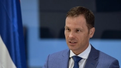 ŽELIM VAM DA NEGUJETE I ŠIRITE PRAVE VREDNOSTI! Siniša Mali čestitao građanima Srbije novogodišnje i božićne praznike!