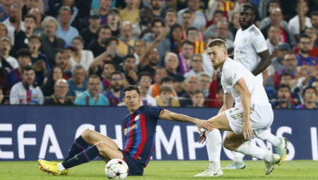 BAJERN DOTUKAO BARSELONU Liverpul "razbio" Tadićev Ajaks, potpuna ludnica u grupi D, kraj za Atletiko posle drame