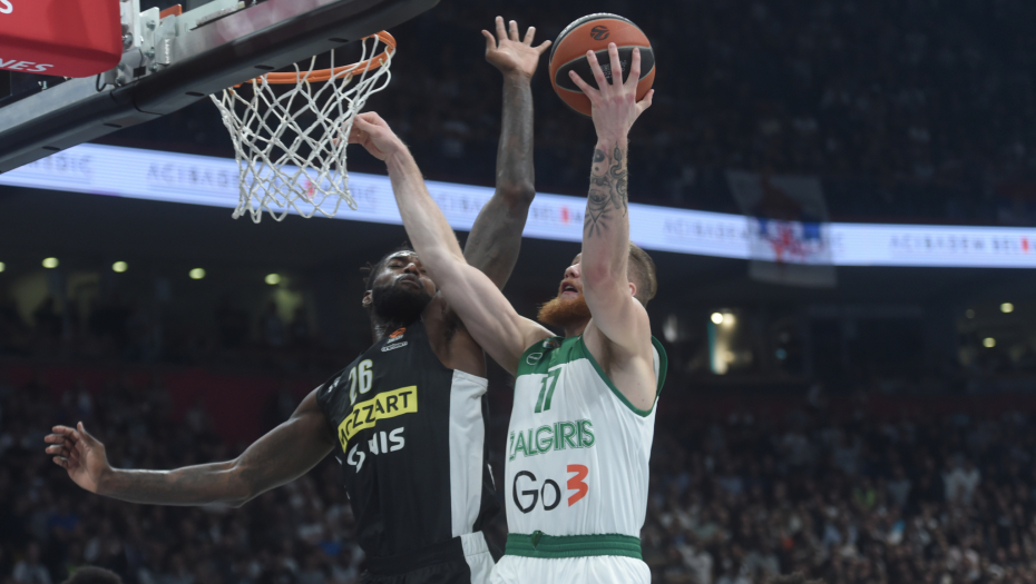 KRCATA "ARENA" PROGUTALA ŽALGIRIS Simultanka Pantera, odigrao kapitenski, za Partizanovu drugu vezanu pobedu u Evroligi