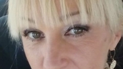 SEĆATE LI SE OVE UČESNICE SA FARME Imala je mnogo talenta za pevanje, ali nije joj se dalo, svi su je zaboravili