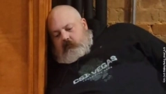 GODINU DANA SE PRETVARAO DA JE MRTAV! Svakog dana je kačio slike, a onda mu se ispunila najveća želja!